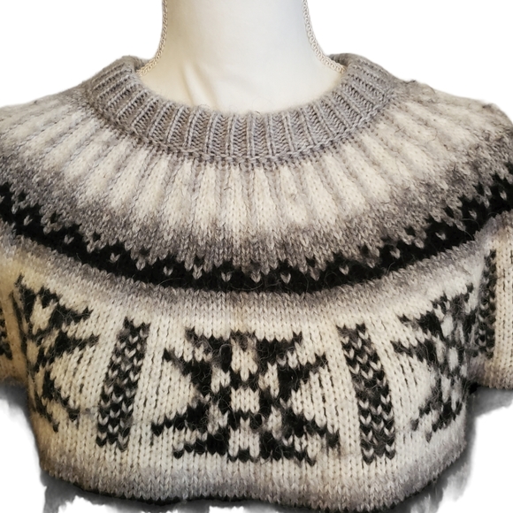 EUC Alpaca Connection Hand Maid Crew Neck Sweater - Picture 2 of 9